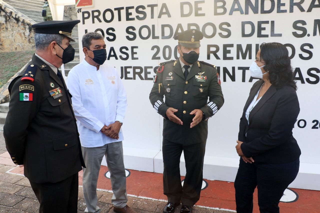 Atestigua Abelina López Toma de Protesta de Bandera de Conscriptos Clase 2003