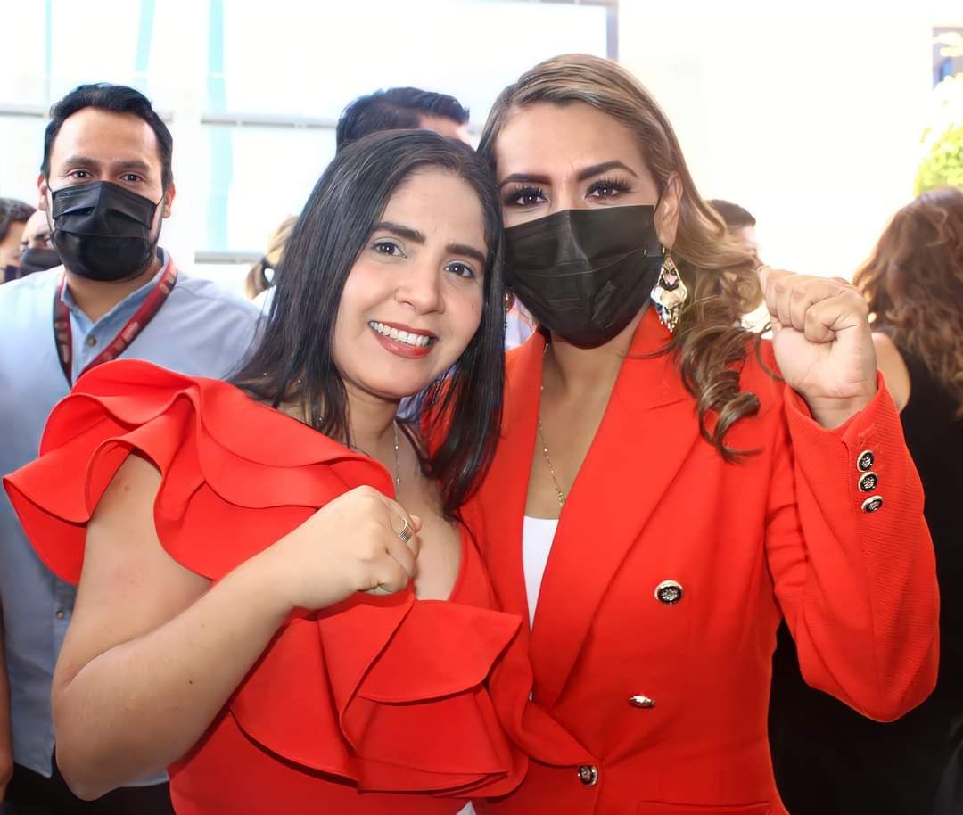 Acompaña Yoloczin Domínguez a Evelyn Salgado en la entrega de Centros de Apoyo para el Desarrollo de las Mujeres 