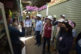 Jefa de gobierno recorre el mercado de Xochinahuac, afectado por lluvias en alcaldía Azcapotzalco