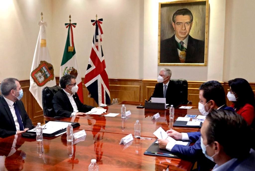 Alfredo del Mazo sostiene encuentro de trabajo con el embajador del Reino Unido en México, con Jon Benjamín