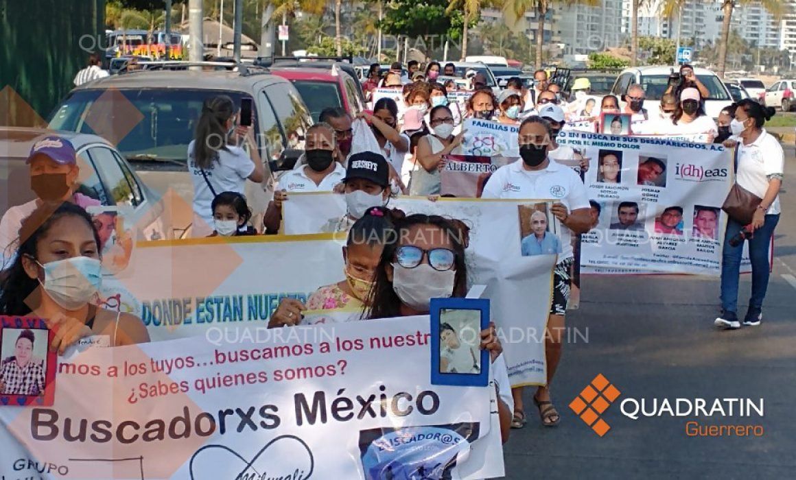 Marchan madres de desaparecidos en Acapulco    