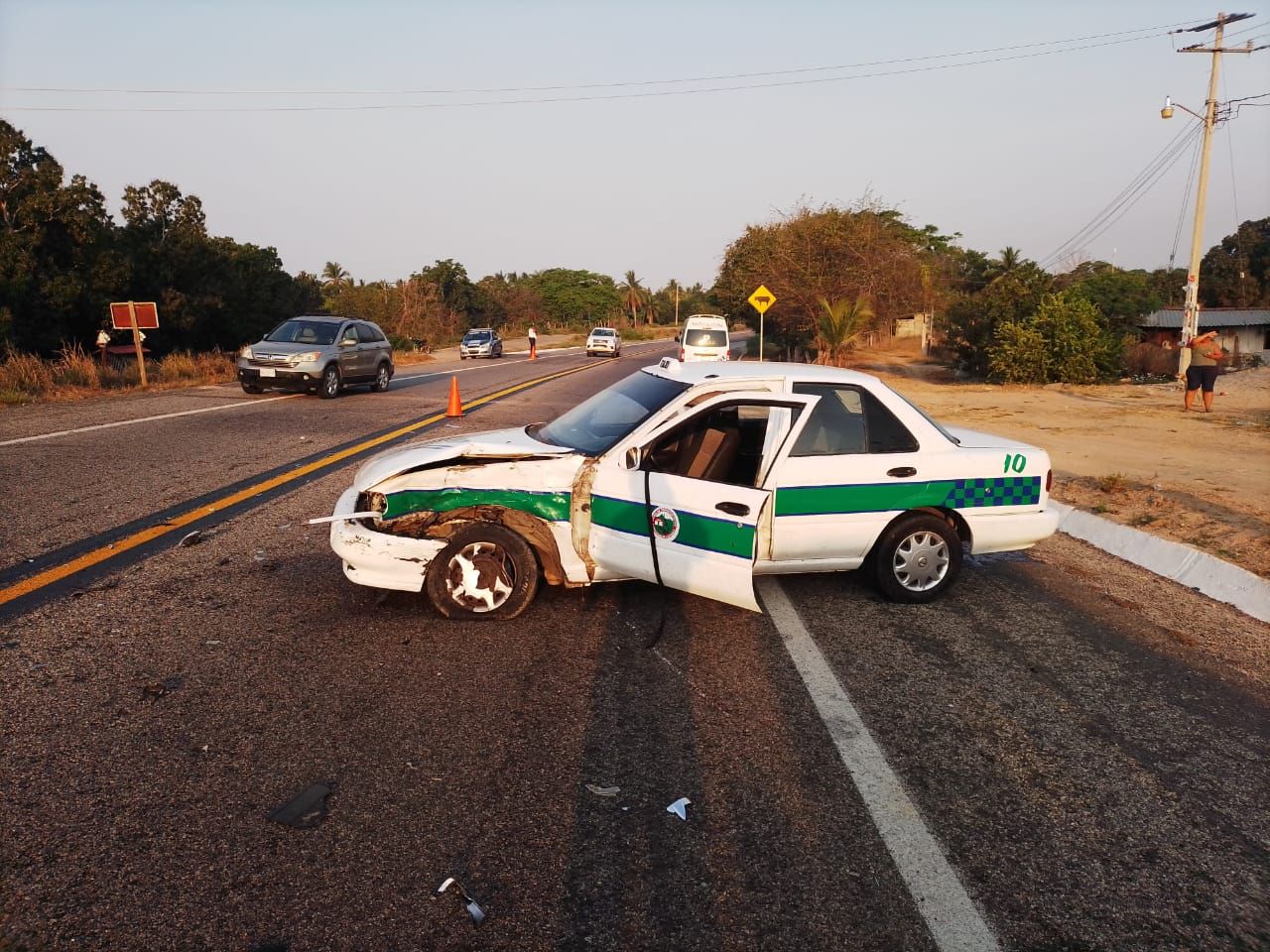 Tres heridos deja accidente carretero en el municipio de Tecpan
