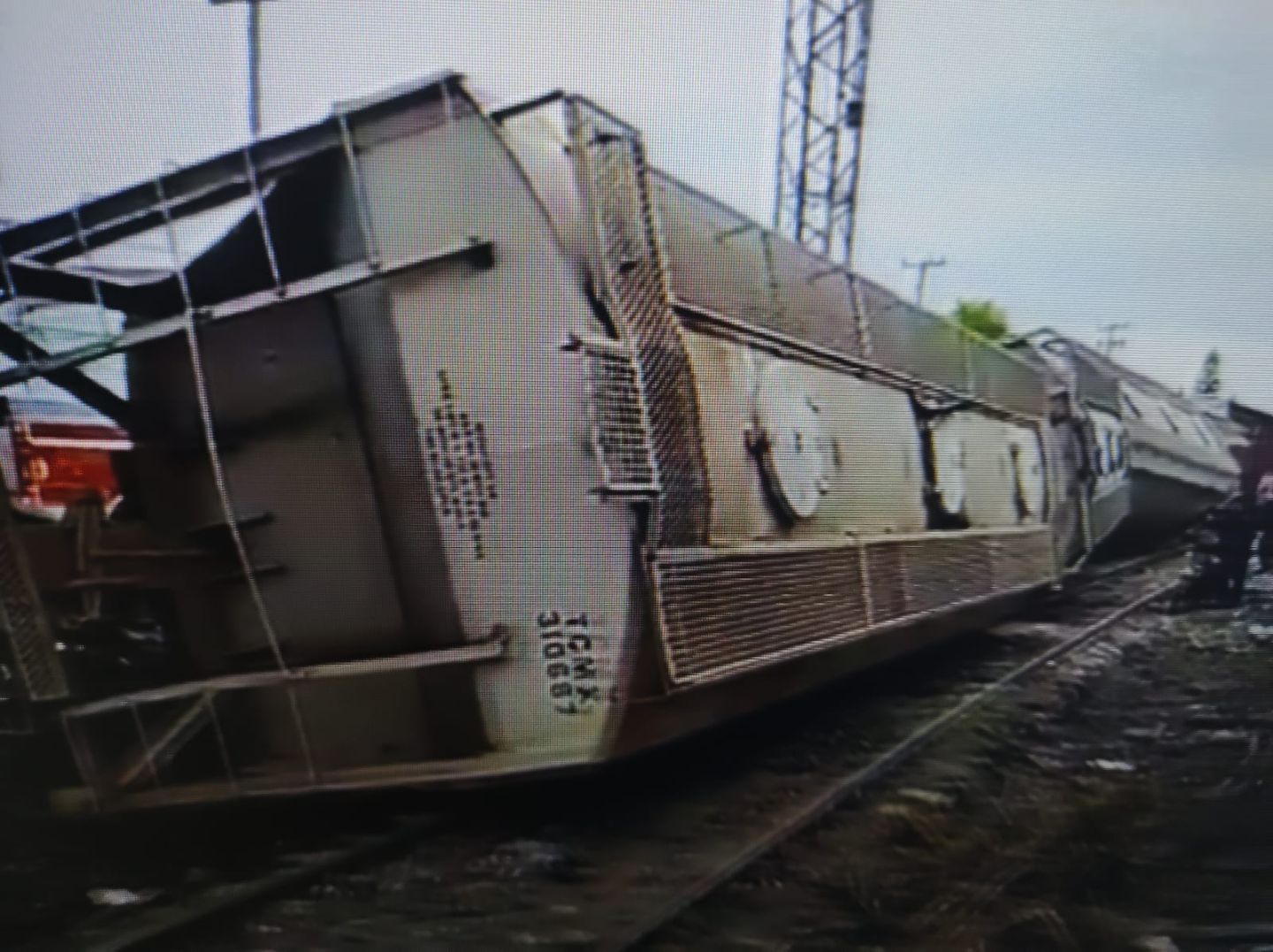 #Se descarrilo un ferrocarril en Ecatepec, no hay víctimas: SSC
