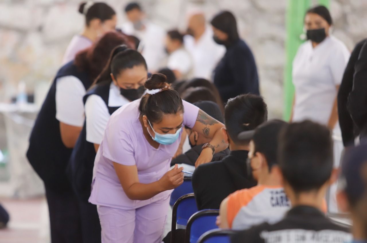 #Ecatepec aplica vacunas a más de 50 #mil niños de 12 y 13 años contra el #Covid-19