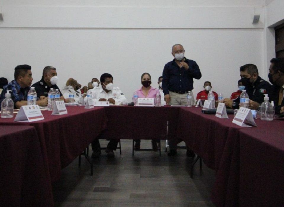 Sesiona Consejo Municipal de Protección Civil presentan protocolo para temporada pluvial 2002