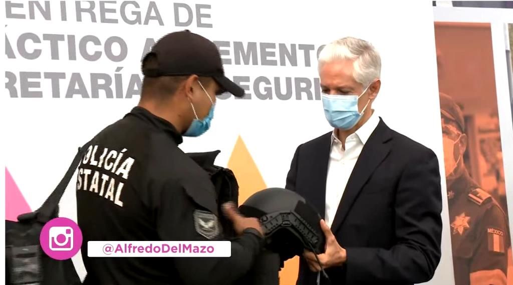 El Gobernador Alfredo del Mazo entrega de Equipo Táctico a Elementos de la Secretaría de Seguridad, desde Toluca