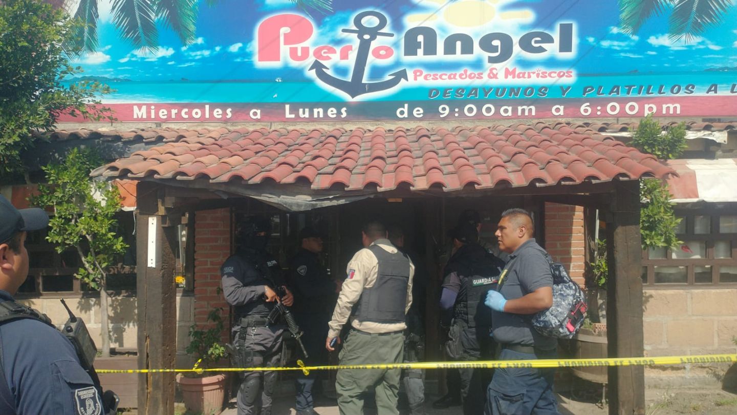 #Hombre en motocicleta asesino a cuatro comensales en Tecamac