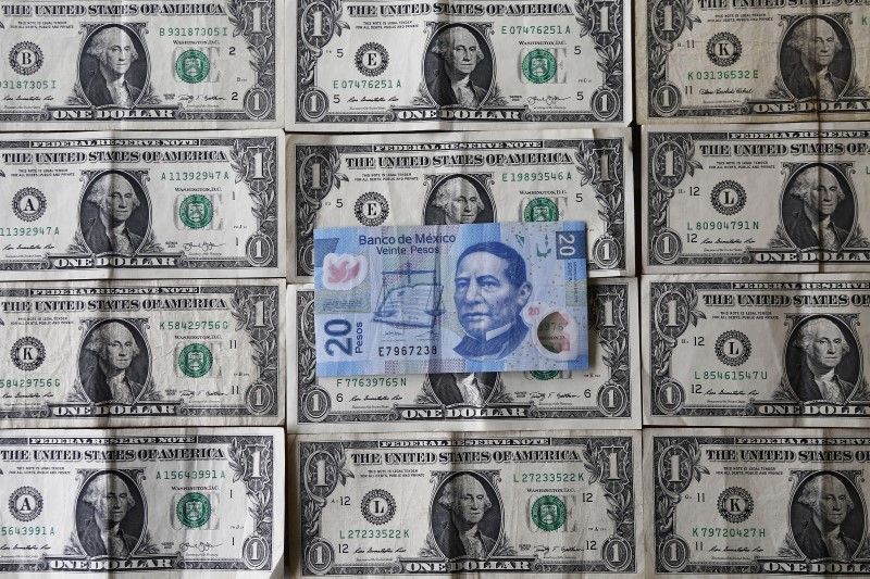 Se sigue apreciando peso mexicano ante el dólar 