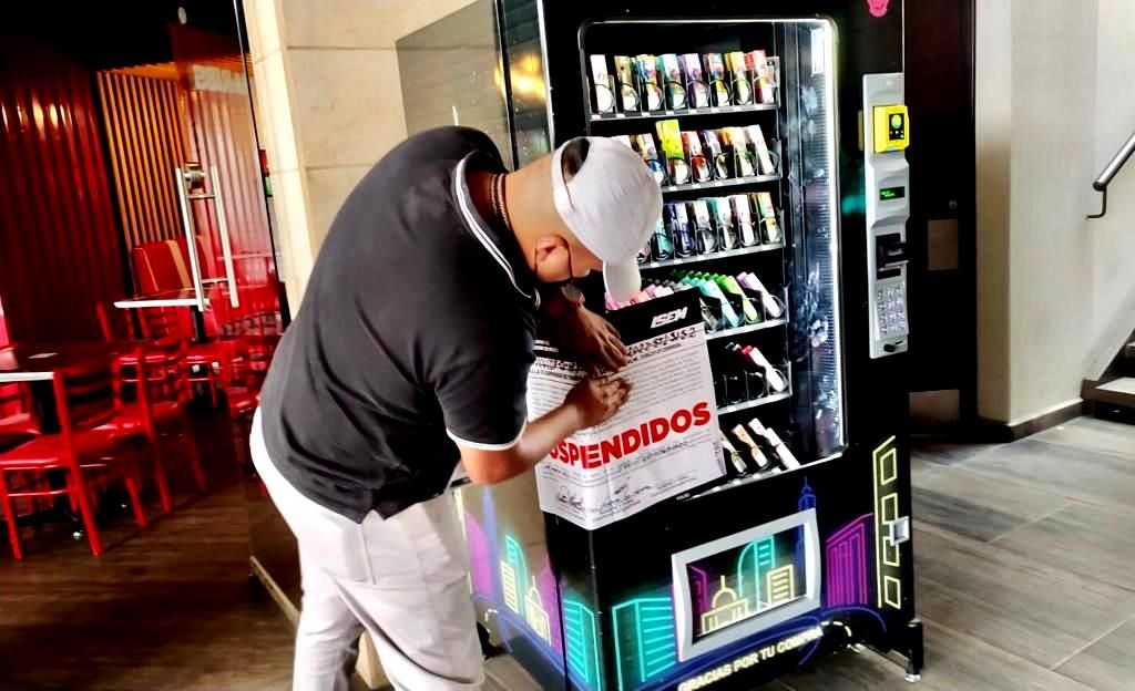 La COPRISEM suspende 15 establecimientos y máquinas expendedoras de vapeadores