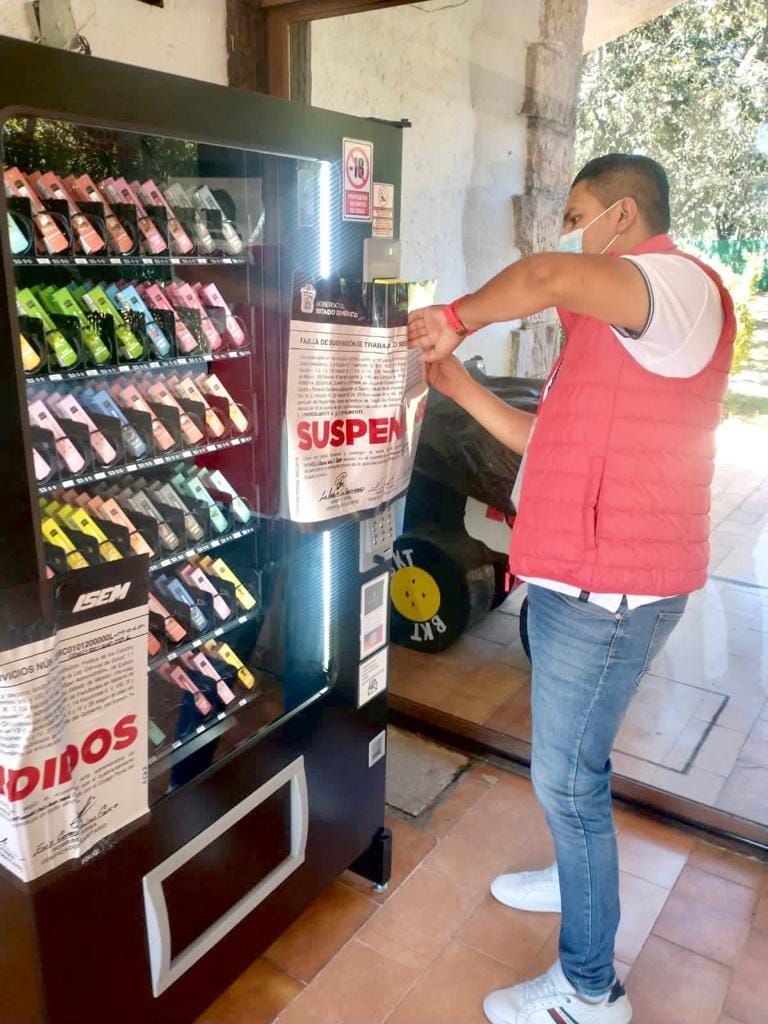 Suspende Coprisem 15 establecimientos
y máquinas expendedoras de Vapeadores.
