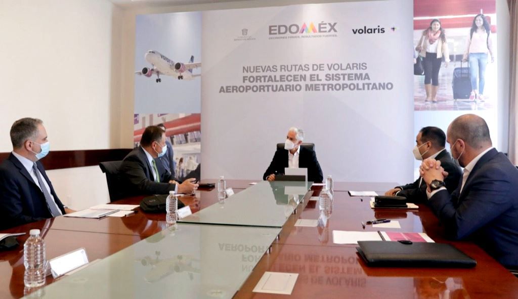 Alfredo del Mazo indica que la llegada de Volaris a aeropuertos del Edoméx consolida y fortalece al sistema aeroportuario  