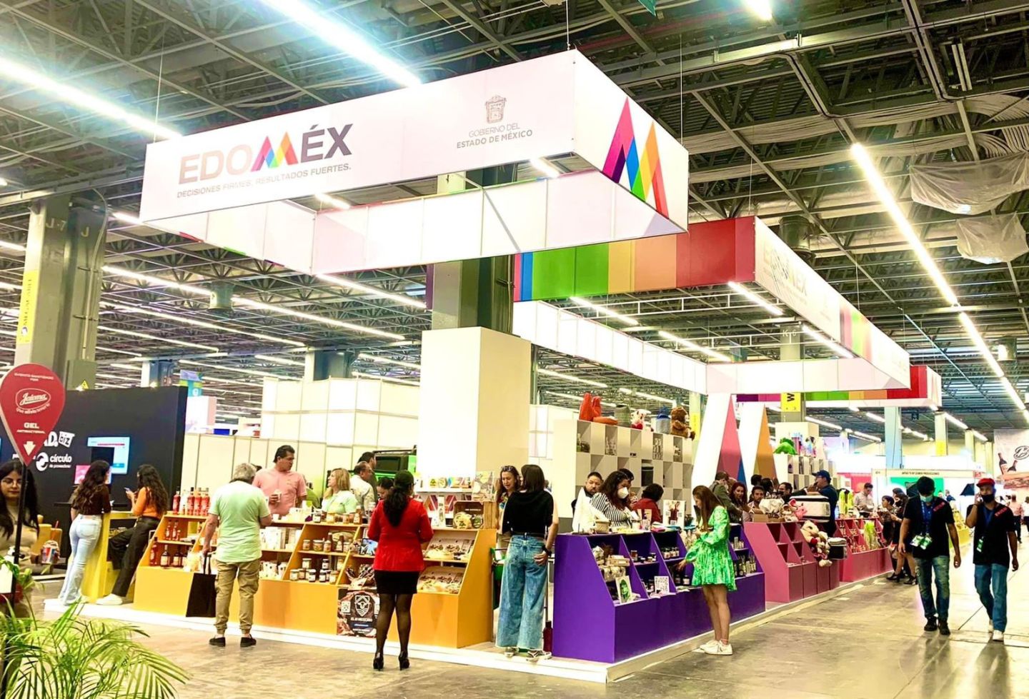 Establecen mesas de negocios y encuentros con grandes cadenas comerciales a favor de productores del Edoméx en Expo Antad & Alimentará Mexico 2022 