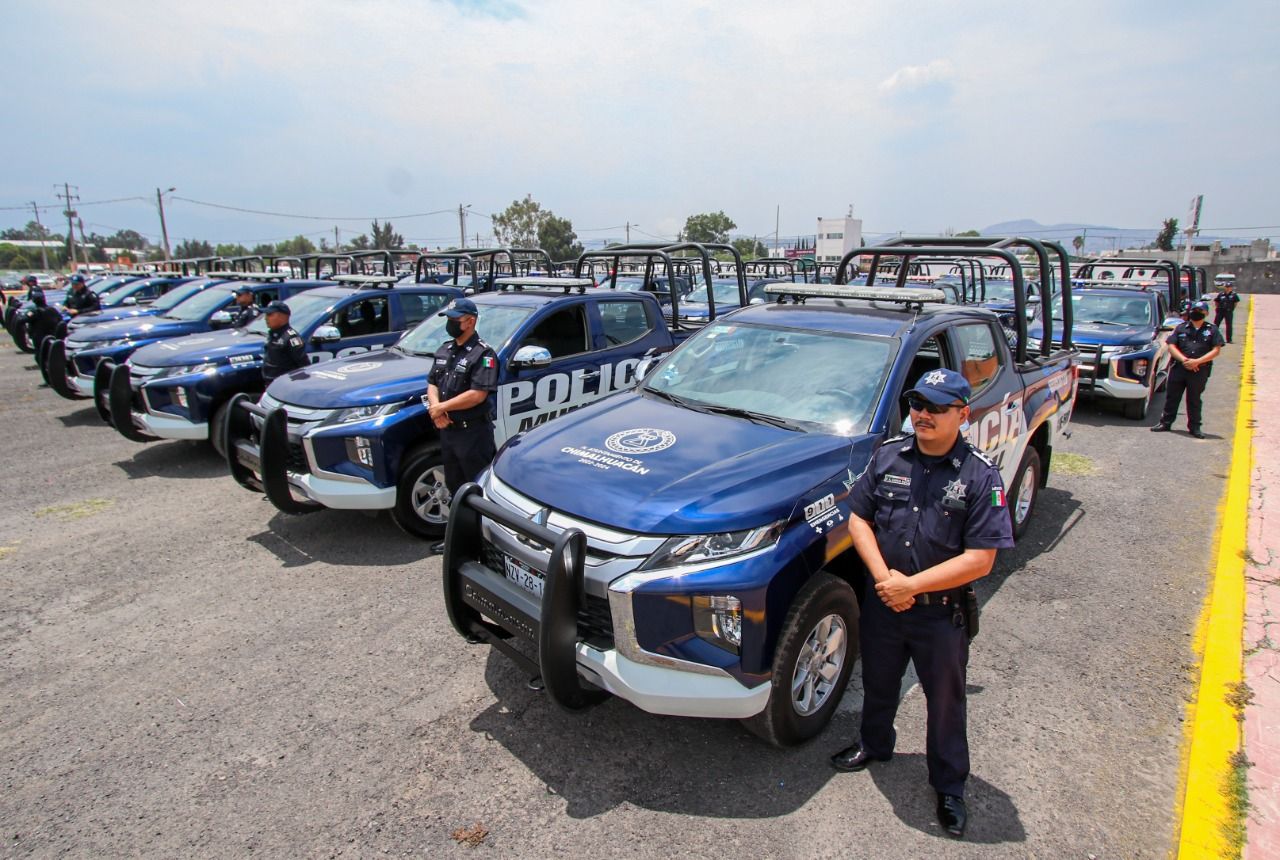 #Gobierno de Chimalhuacán entregó patrullas y ambulancias
