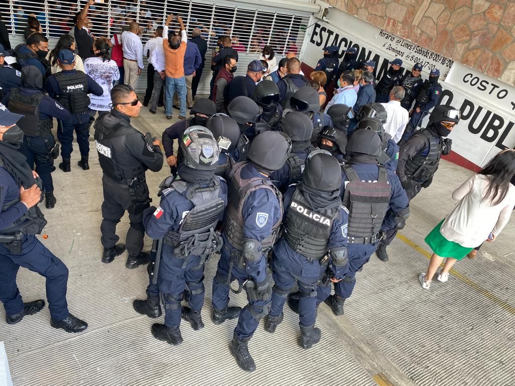 

#Locatarios del mercado de Chimalhuacán fueron desalojados por la fuerza 
