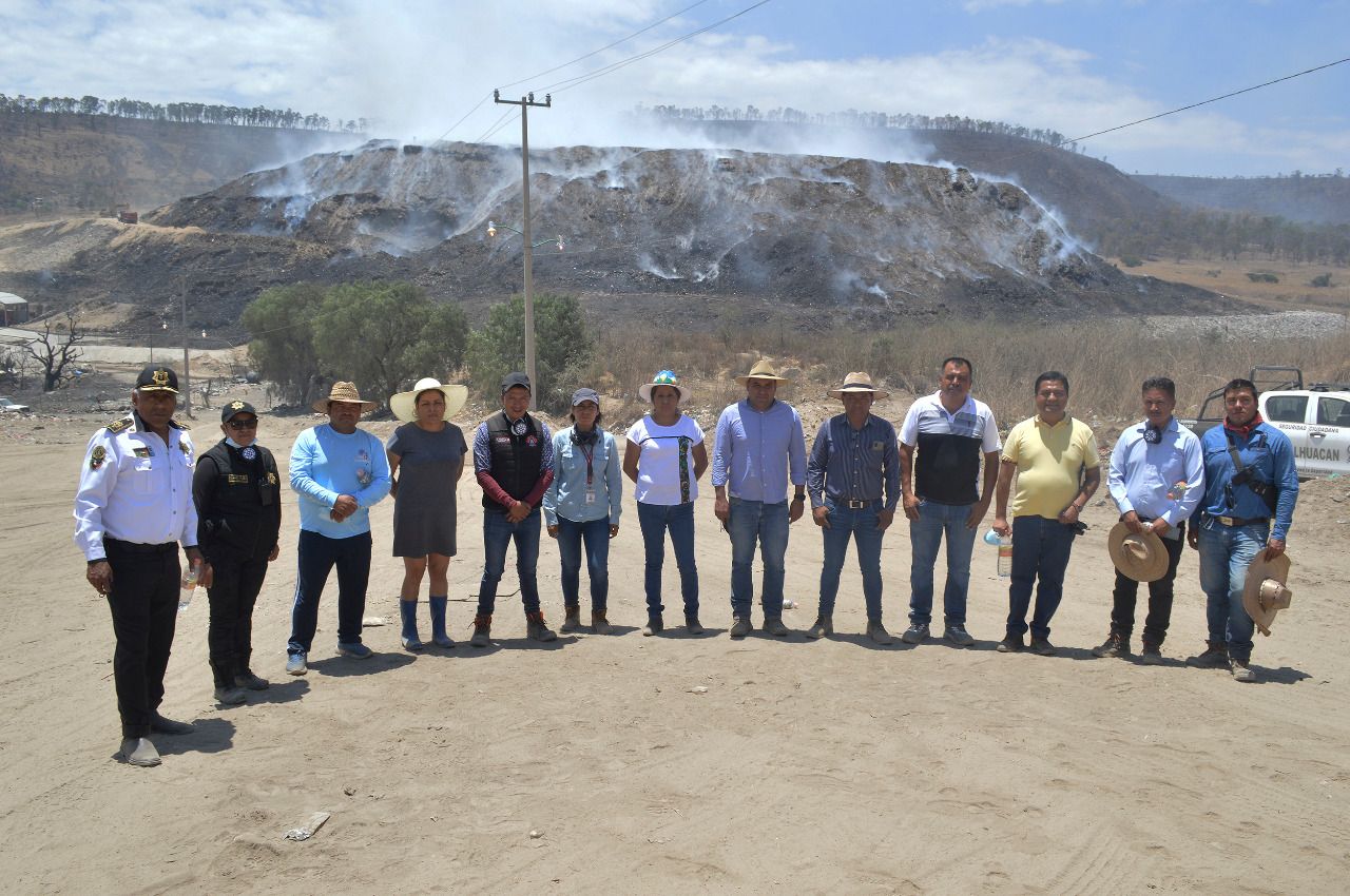 #Bomberos de Chimalhuacán tienen 40 por ciento controlado el incendio en el tiradero: Xóchitl Flores