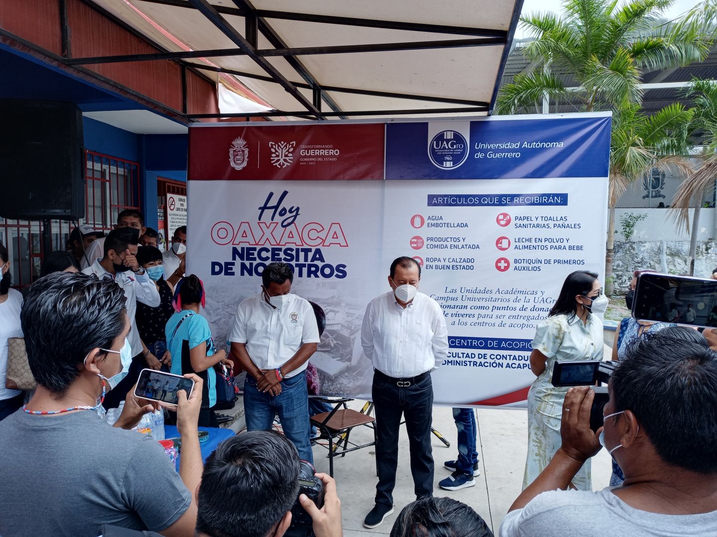 Entrega Javier Saldaña donaciones para damnificados por el paso de Agatha en Oaxaca 
