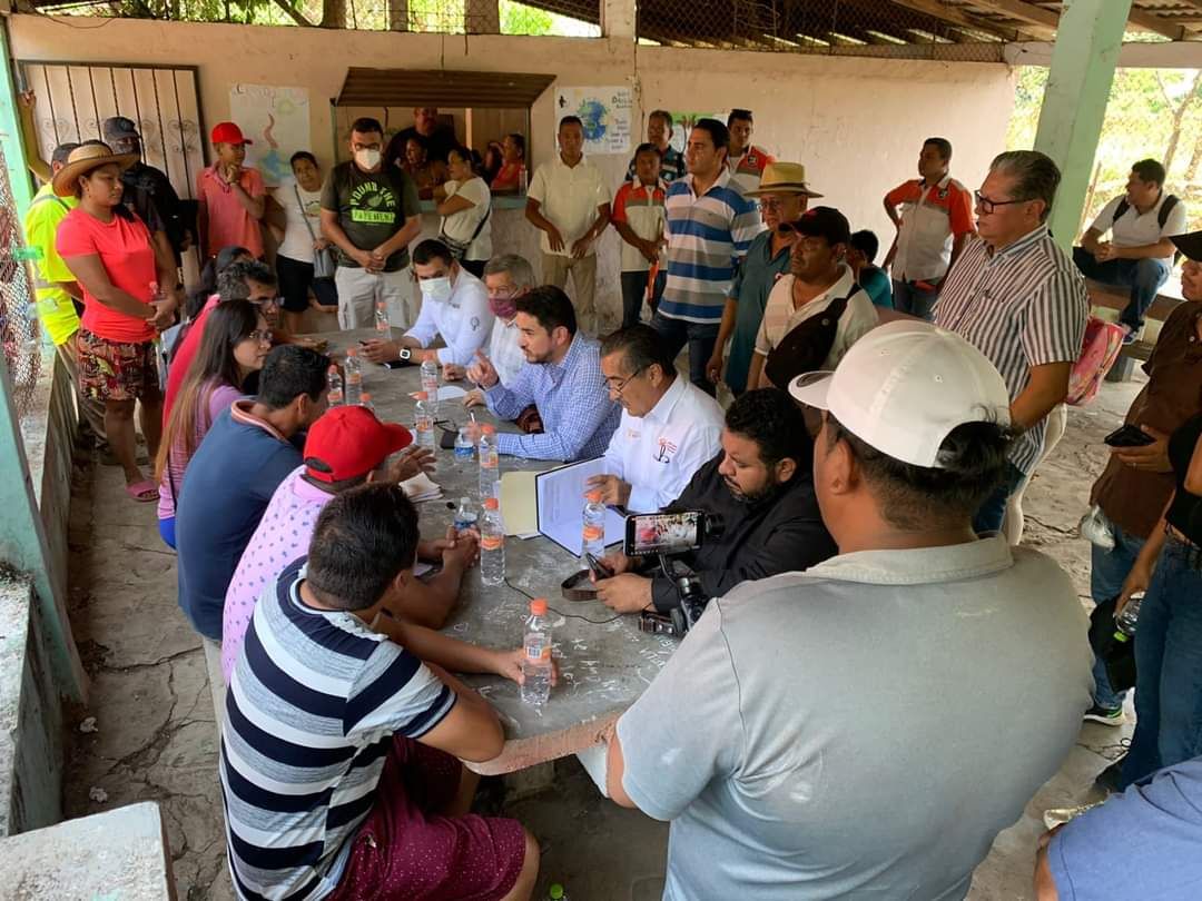 Siguen negociaciones para desbloquear la Acapulco-Zihuatanejo en Papanoa
