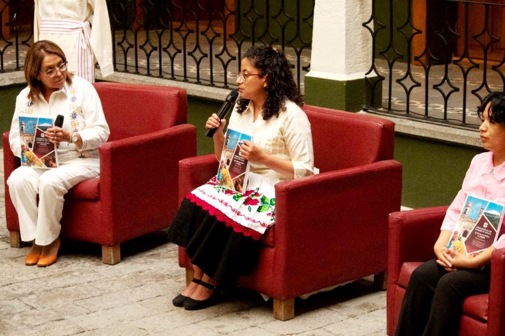 Presentan el libro Etnografía de los Otomíes de Toluca