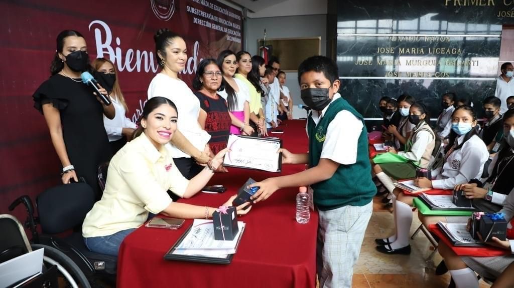 Casi medio centenar de adolescentes alzaron la voz en el Congreso de Guerrero 