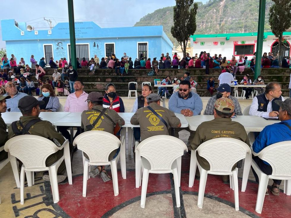 Gobierno de Guerrero realiza una jornada de asistencia social y atiende peticiones de los habitantes de Ayahualtempa