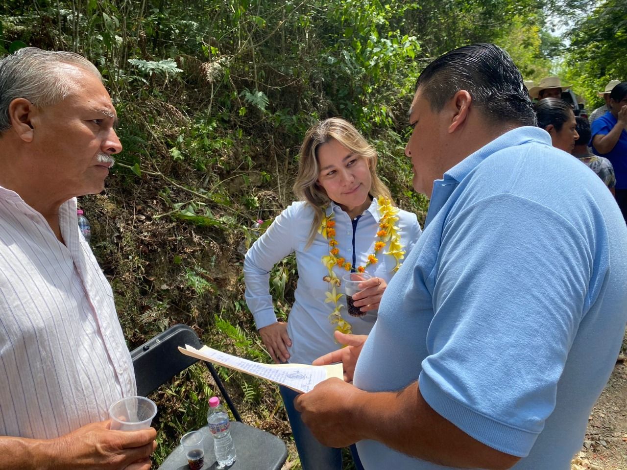 Sayonara Vargas pone en marcha trabajos de rehabilitación del camino rural Saca en el municipio de San Felipe Orizatlán 