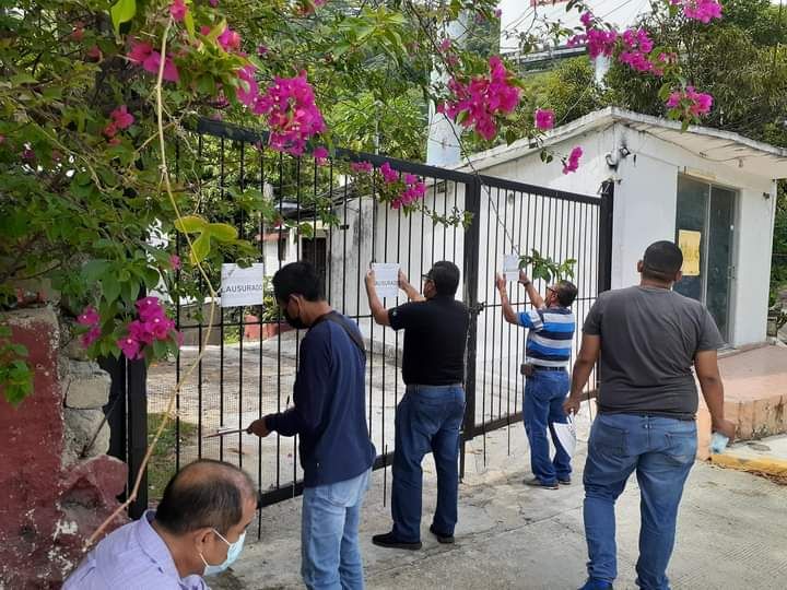 Inician acciones para recuperar calle cerrada ilegalmente con un portón de herrería en Residencial Cumbres 