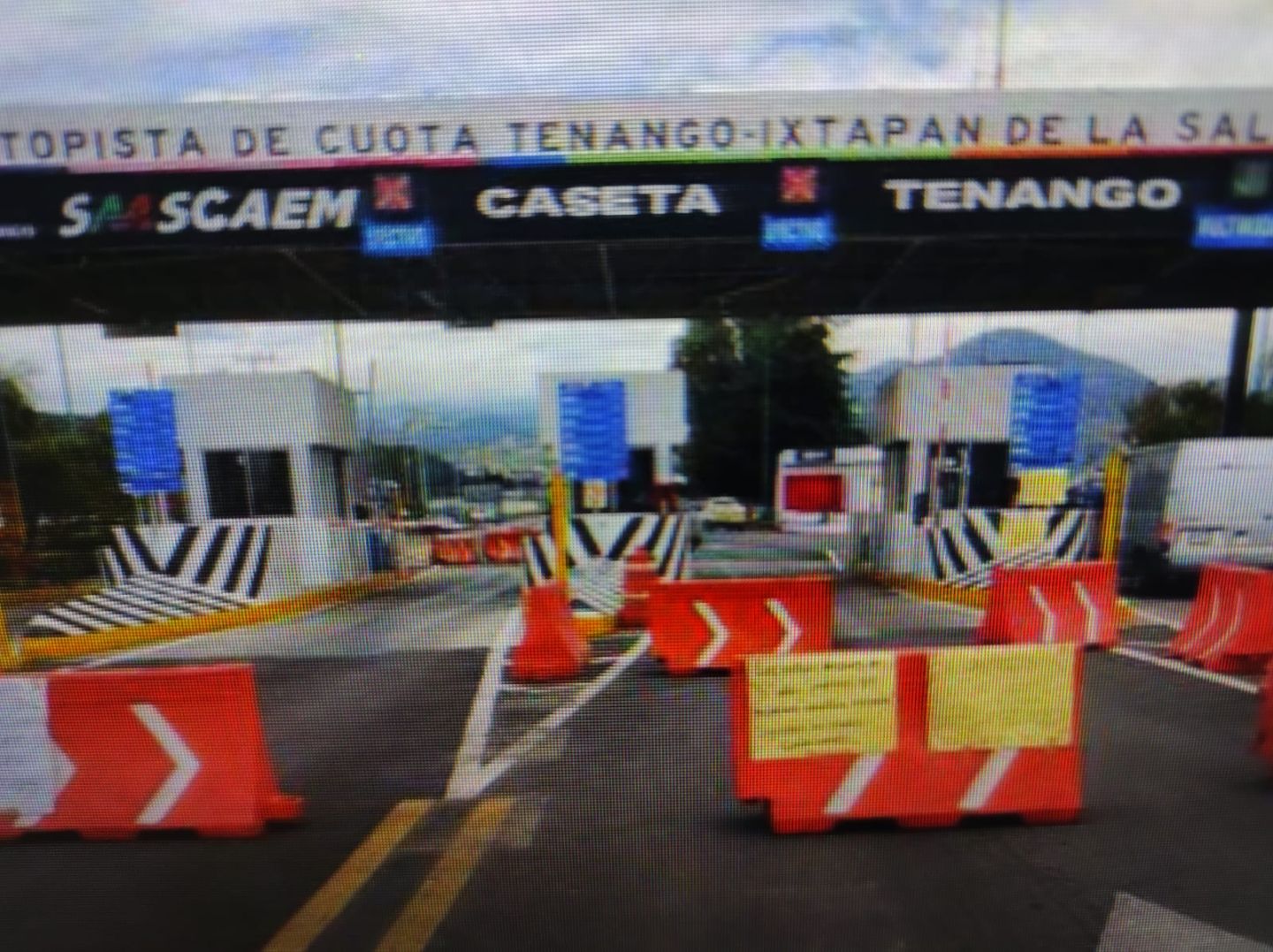 #Vecinos de Villa Guerrero que piden mejoras en escuelas cerraron caseta de pista