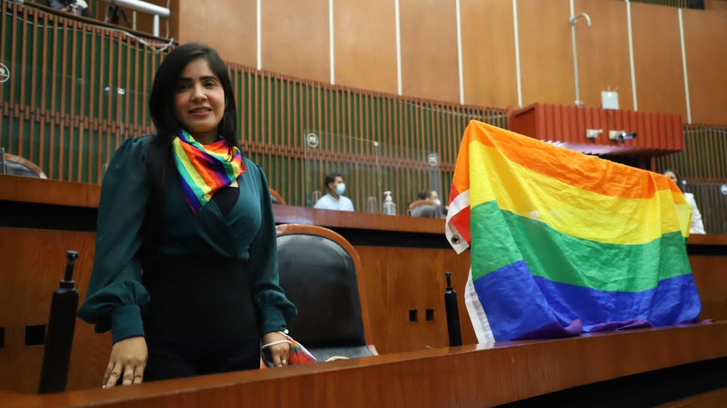 Presenta Yoloczin Domínguez la iniciativa de matrimonio igualitario en el Congreso de Guerrero