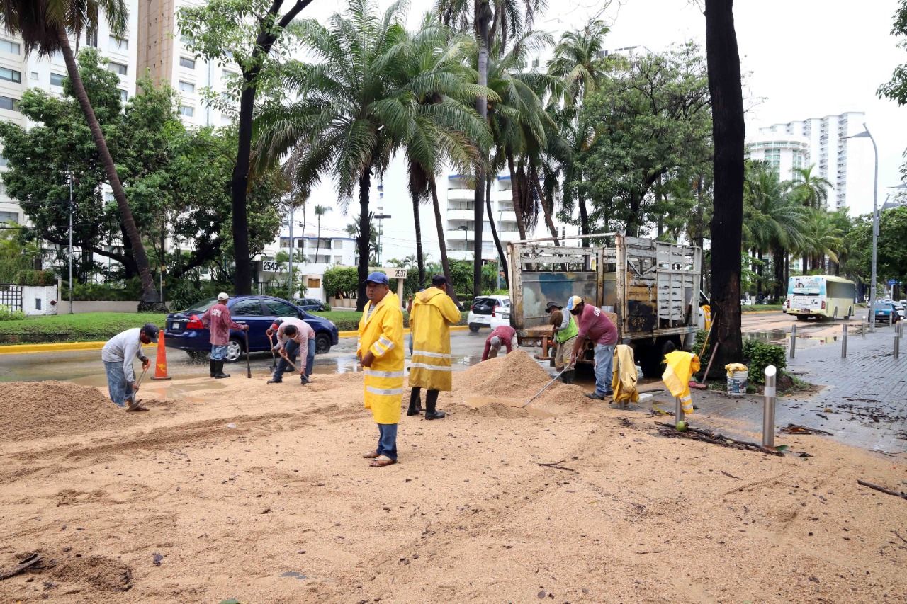 Recolecta Conservación y Mantenimiento arrastre tras lluvias en Acapulco
