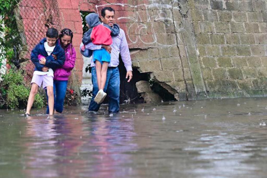 Por intensa lluvia suspende Sergio Gutiérrez Luna celebración del Día del Padre; será reprogramada