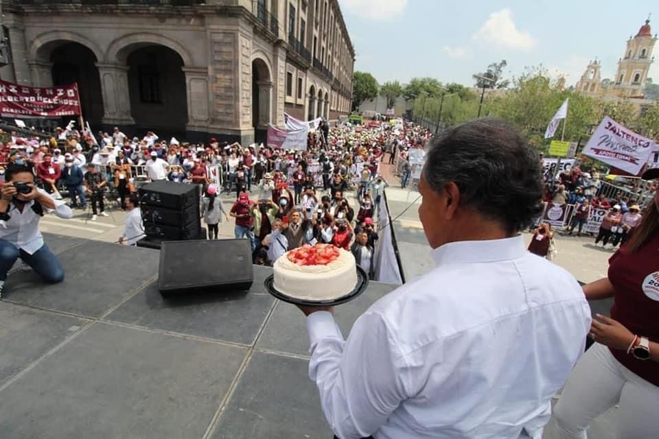 No venimos a Festejar mi Cumpleaños Venimos a Tocarles las Golondrinas a los que Están en este Palacio: Higinio Martínez 