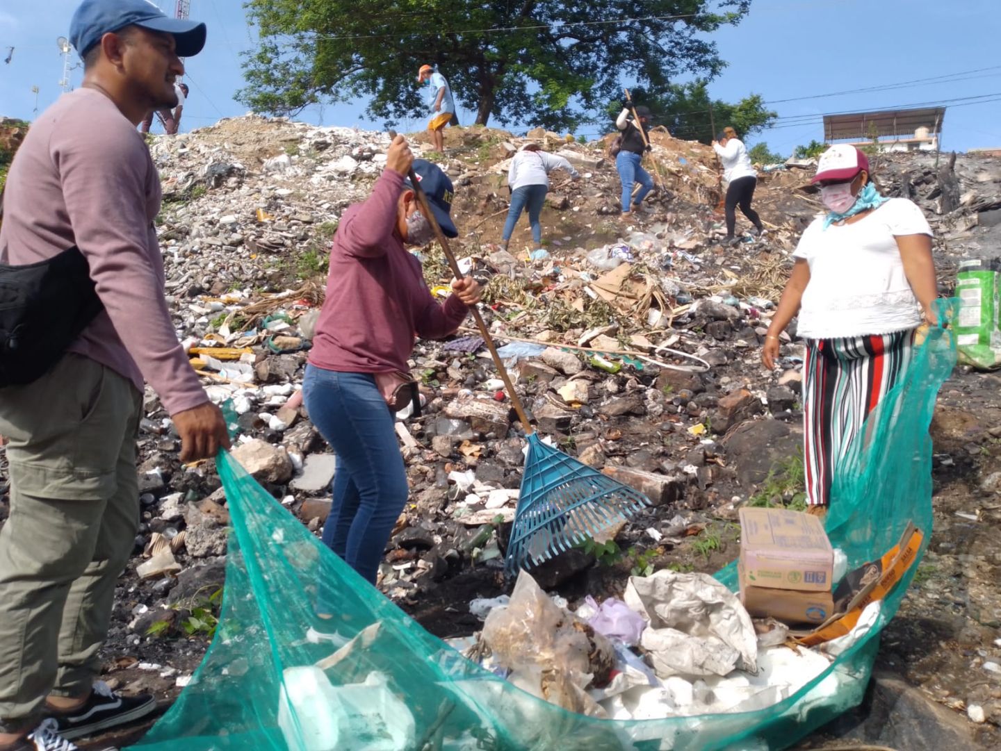 Retira Saneamiento Básico 10 toneladas de basura de tiradero clandestino
