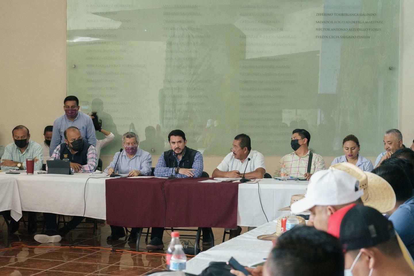 Se reúne Ludwig Marcial Reynoso con integrantes de la Coordinadora de Trabajadores de la Educación Guerrero 