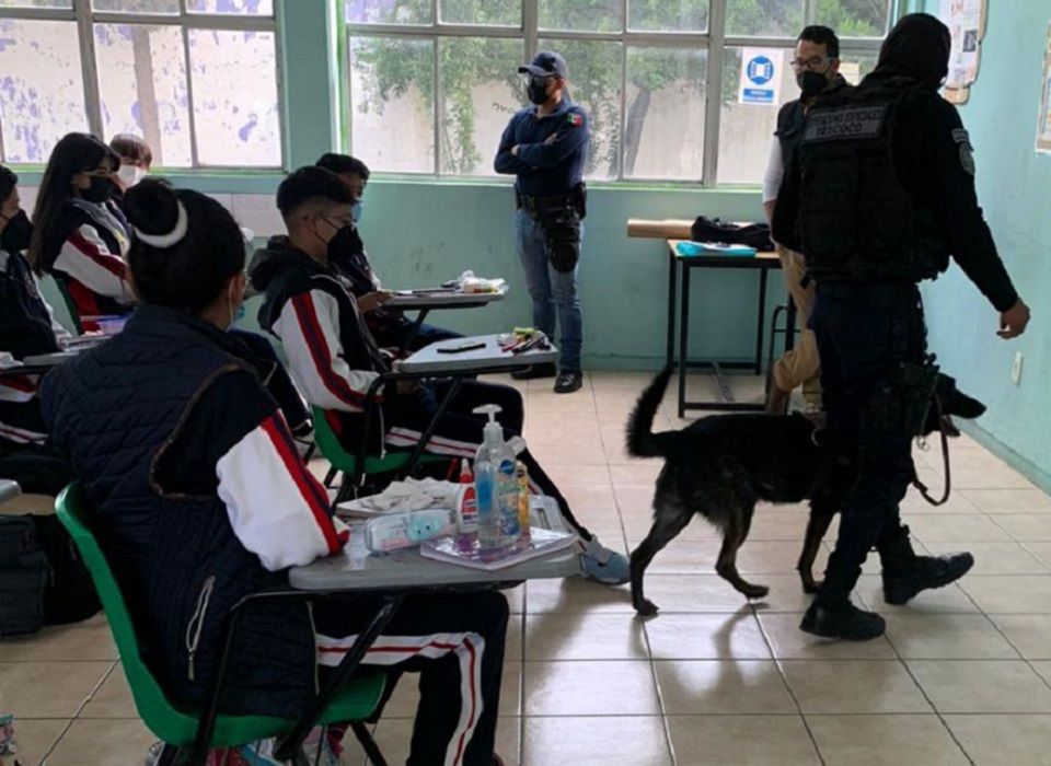Realizan operativos mochila en Texcoco a petición de directivos escolares