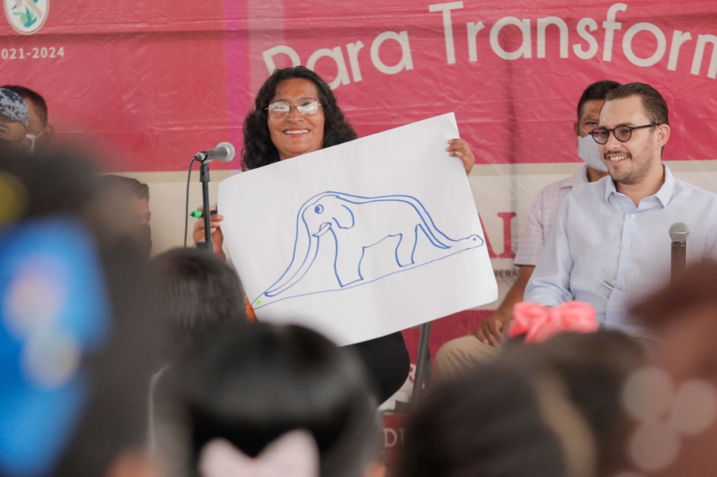 Lleva Abelina López el programa "Leer para Transformar" a Amatillo
