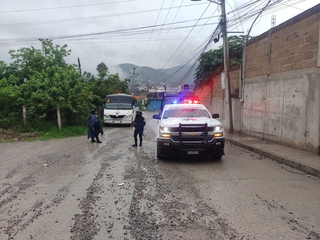 Patrulla la Policía Estatal ciudades y poblados por las lluvias de las últimas horas en Guerrero
