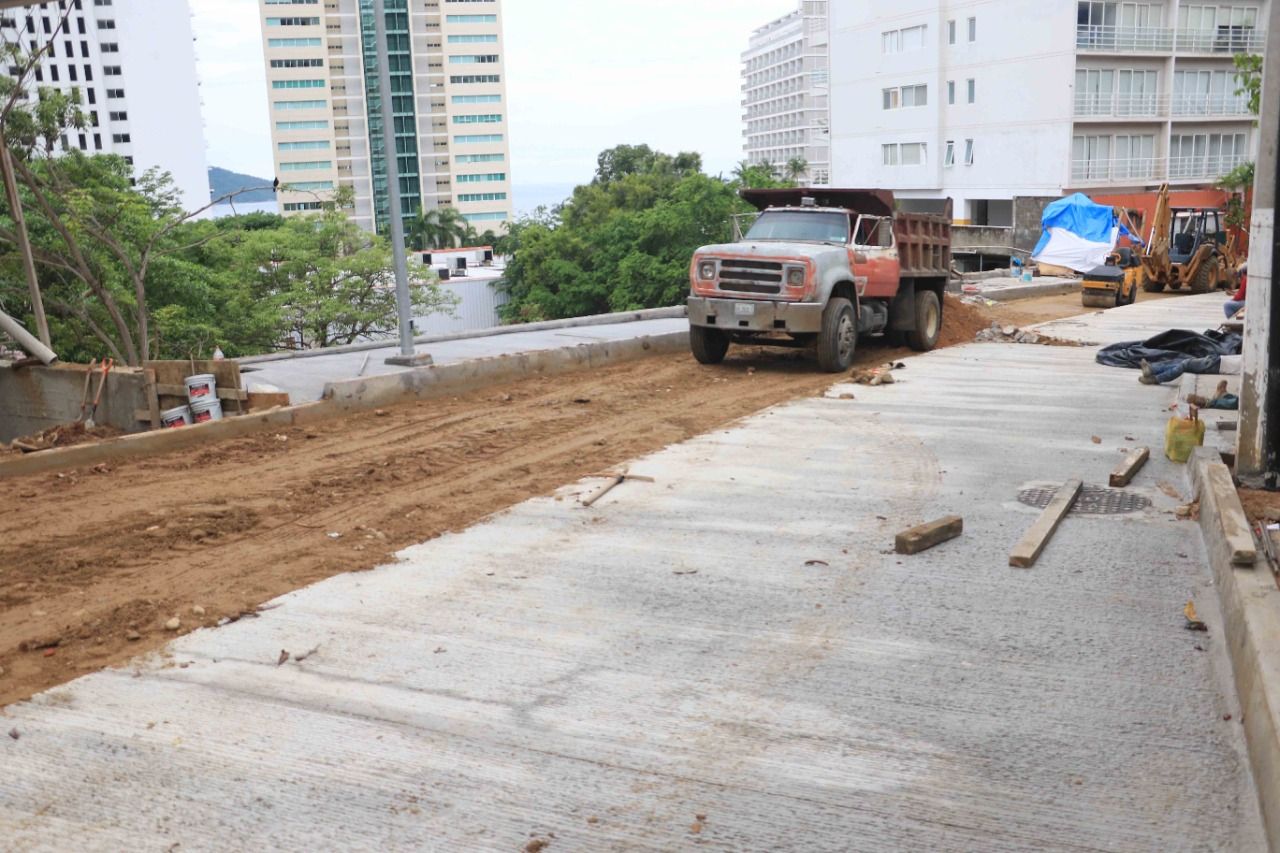 Avance considerable en pavimentación de Costera Vieja: Obras Públicas