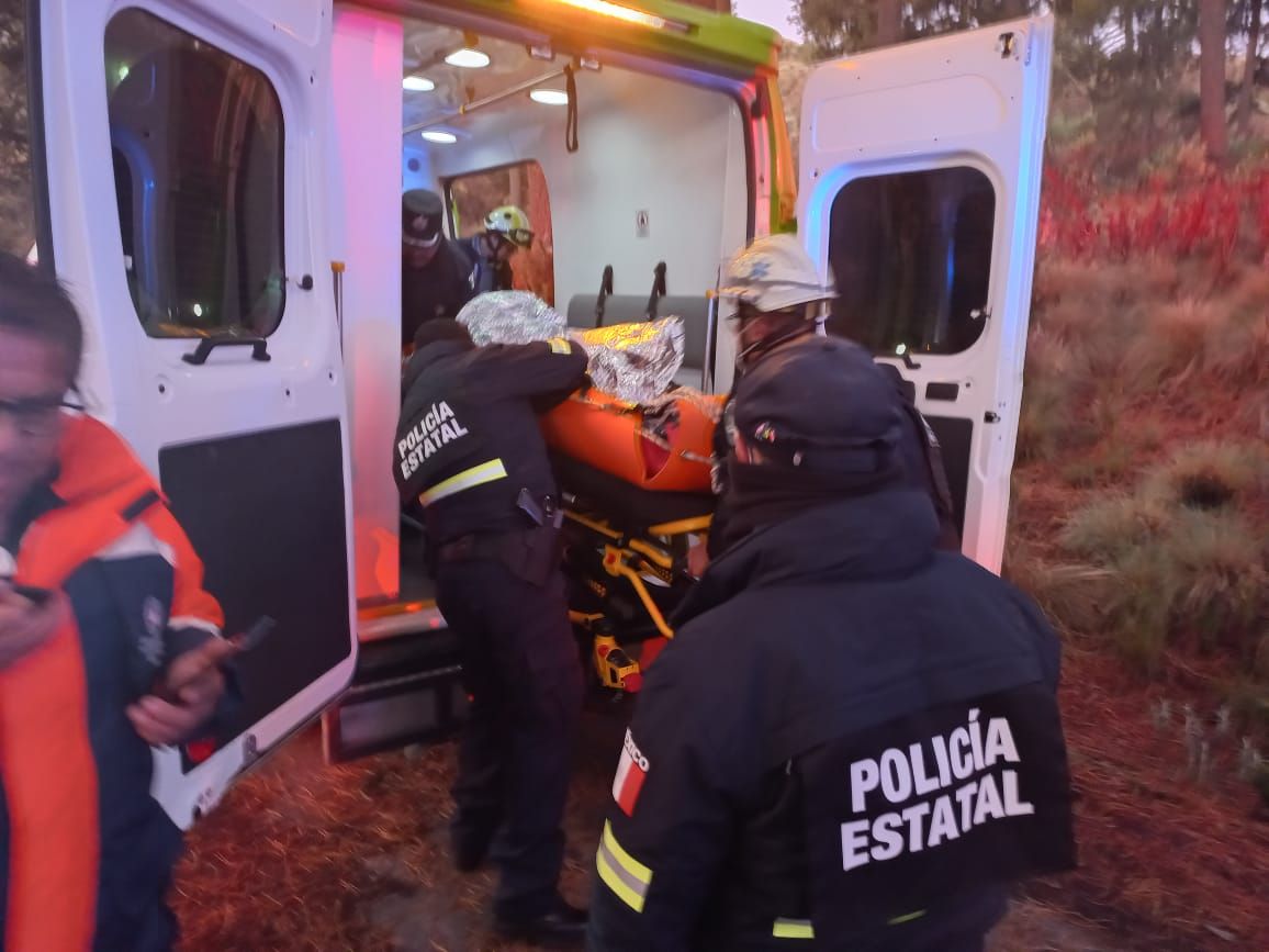 #Tragedia en el Popocatépetl, murió una jovencita y dos heridos al caer a barranco