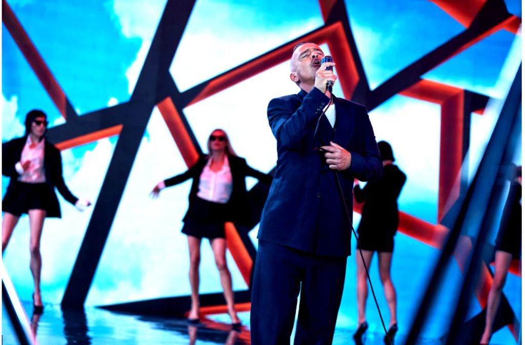 Eros Ramazzotti estrena su videoclip del tema ’Ama’ y anuncia nuevas fechas del Tour Mundial Battito Infinito
