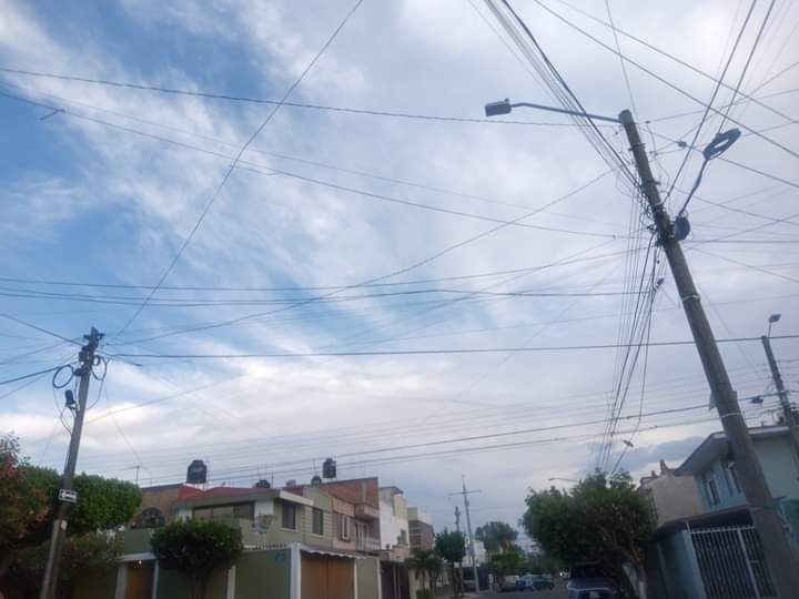 Saturan de cables a Jalisco y luego proponen reglamentar la contaminación generada 