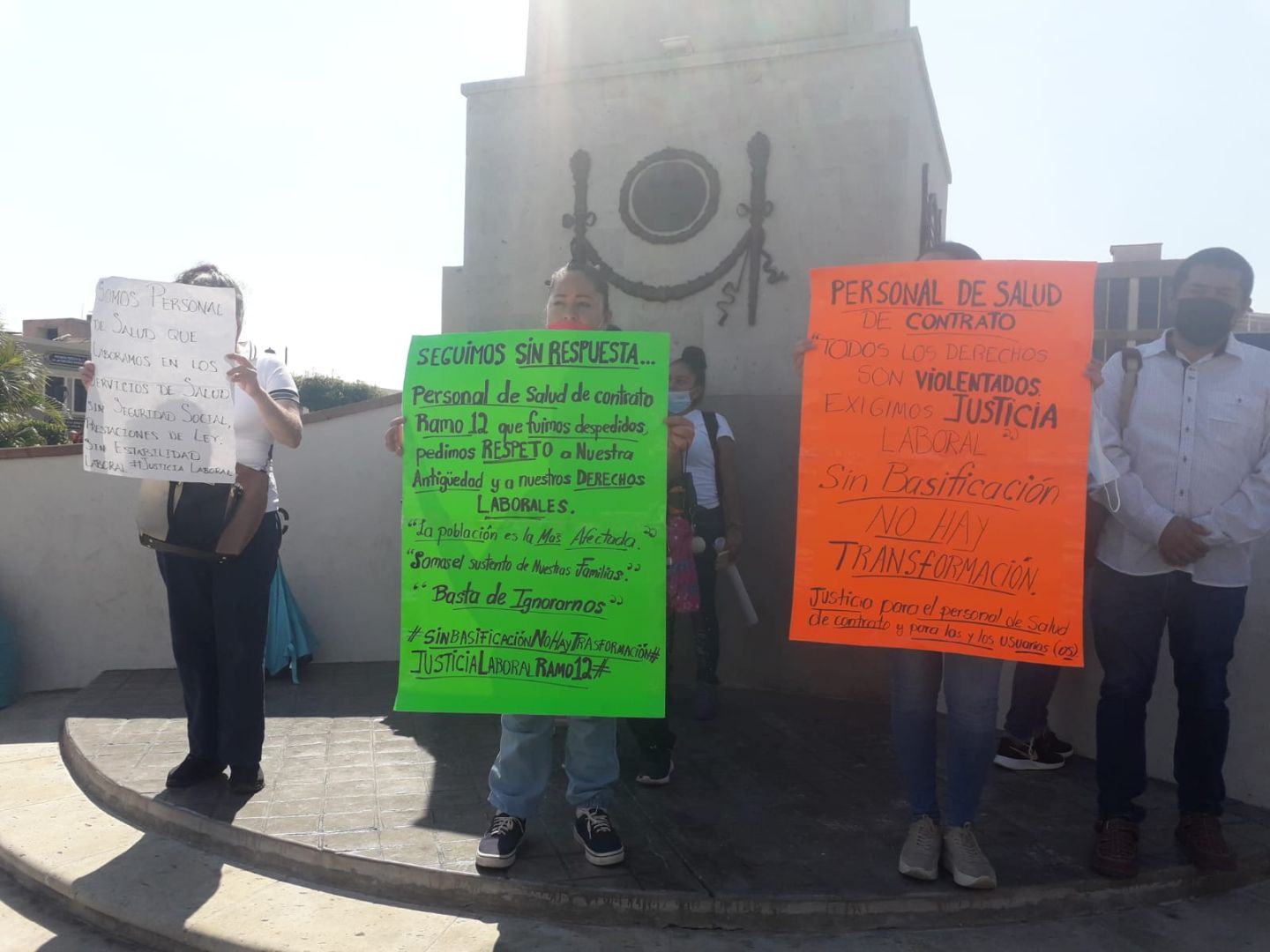 Manifestantes piden a gobernador de Nayarit que los atienda
