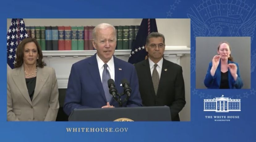 El presidente Joe Biden firma orden para proteger derecho al aborto 