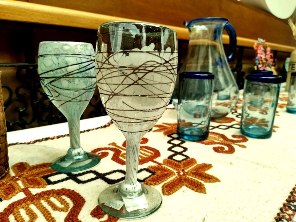 Innovan en la artesanía mexiquense de vidrio soplado