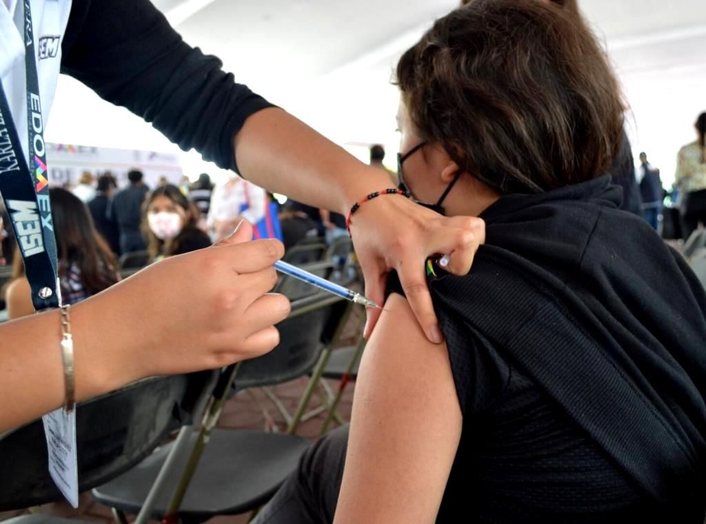 Salud del Edoméx llama a mexiquenses a sumarse a la medicina preventiva a través de la vacunación