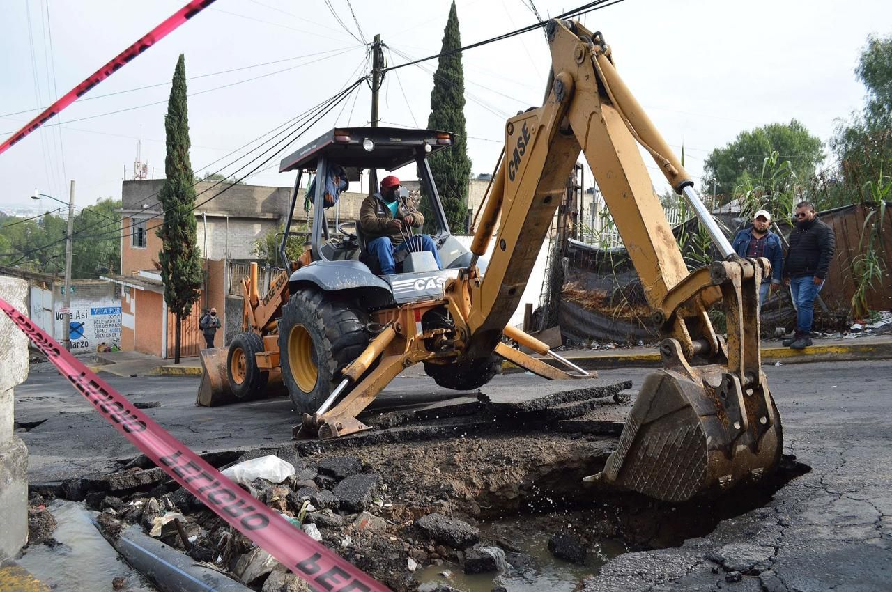 #Intenso aguacero provoca socavón en Chimalhuacán: Xóchitl Flores