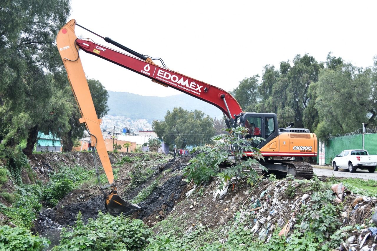 Ecatepec retira más de 3 mil toneladas de desechos de canales y barrancas para evitar inundaciones
