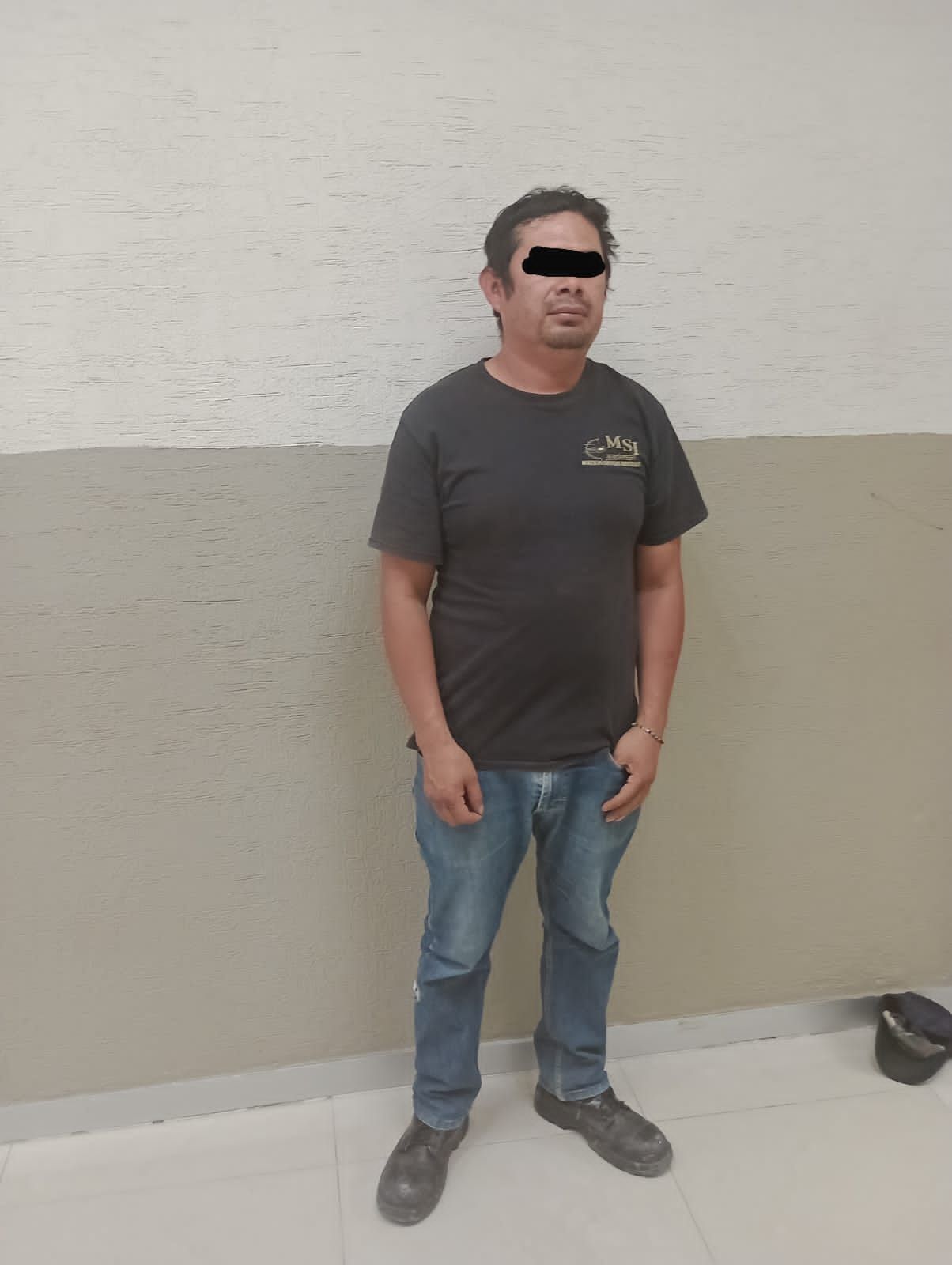 Policías de Texcoco aseguraron a tres sujetos por robo y despojo 