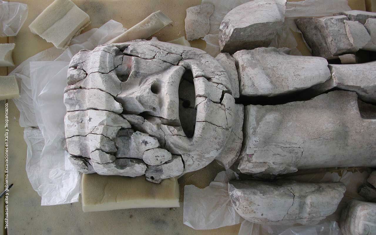 Realizan documental de escultura de mármol de Xalla encontrada en Teotihuacán 
