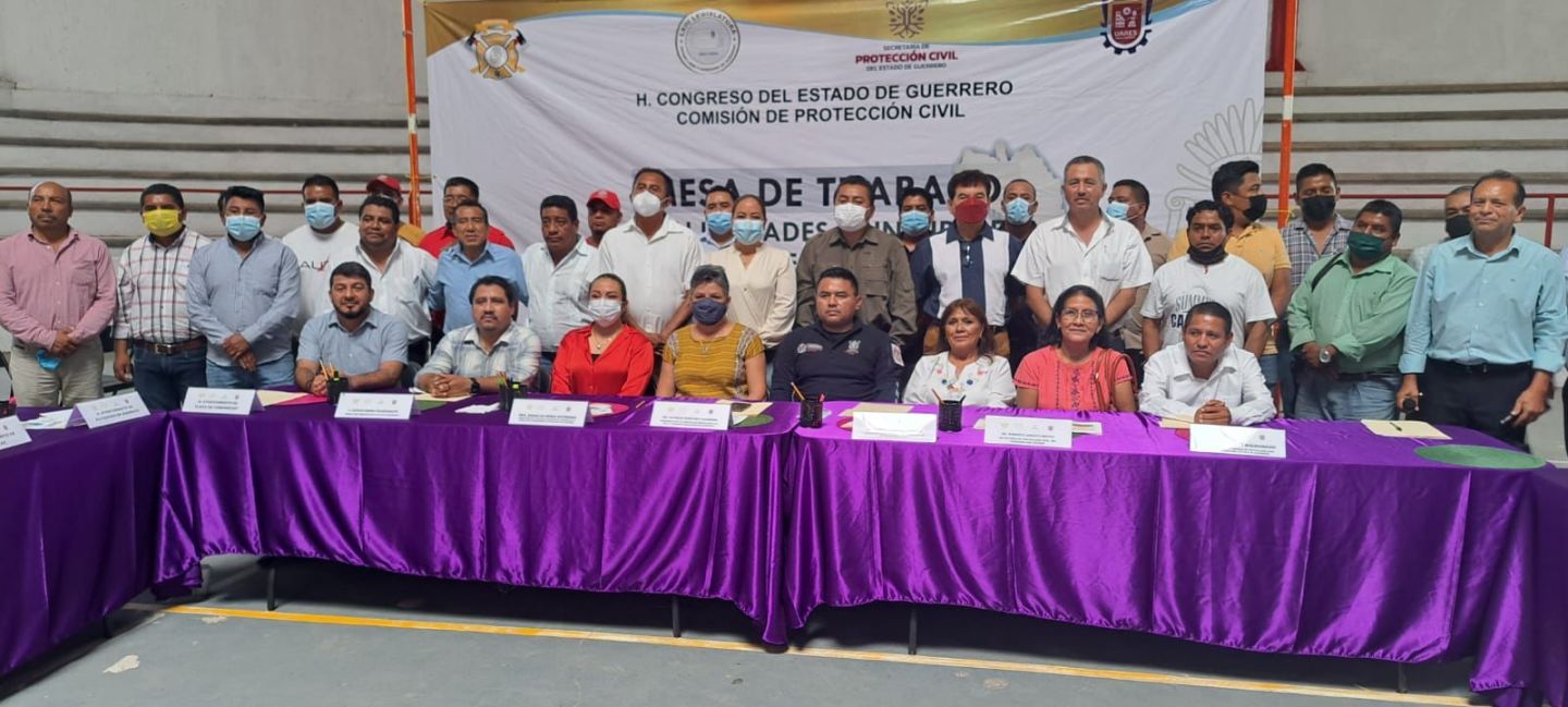 Encabeza comisión de Protección Civil del Congreso una reunión con alcaldes de La Montaña 