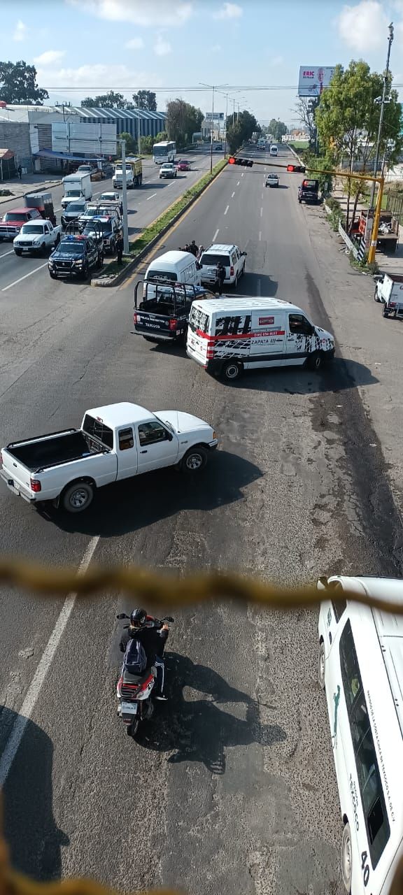 Choque genera caos en la carretera Texcoco-Lechería